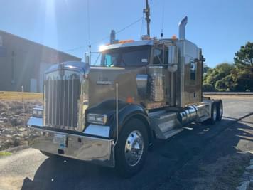 Main image Kenworth W900
